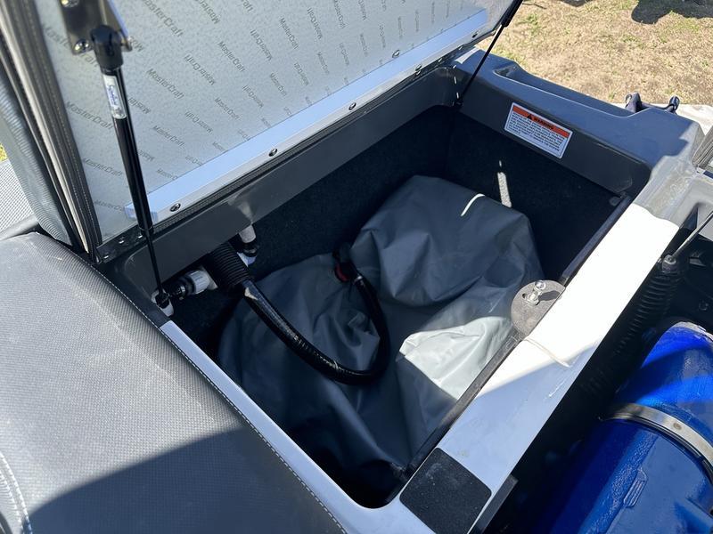 2021 MasterCraft XT21