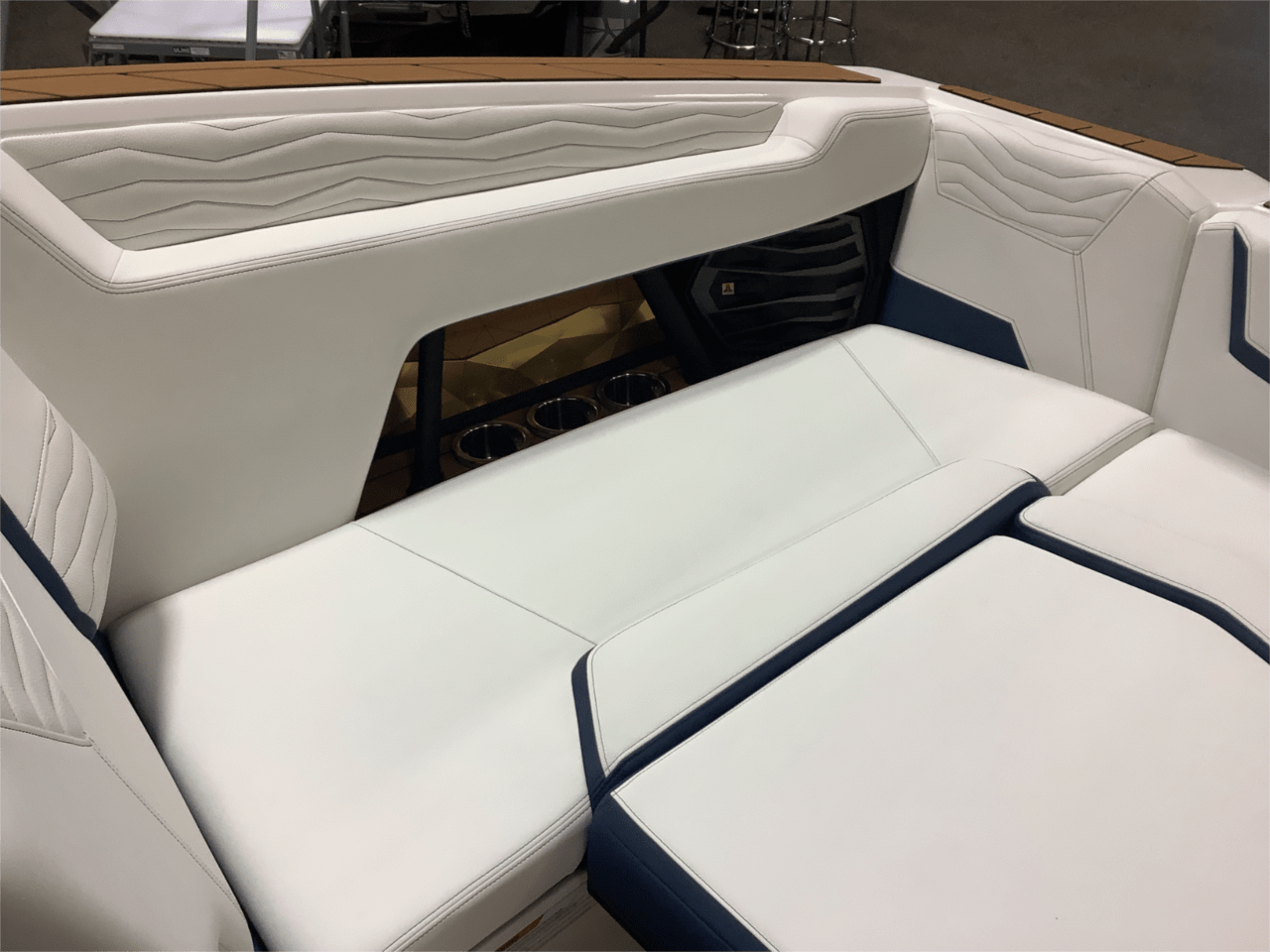 2025 Nautique G25