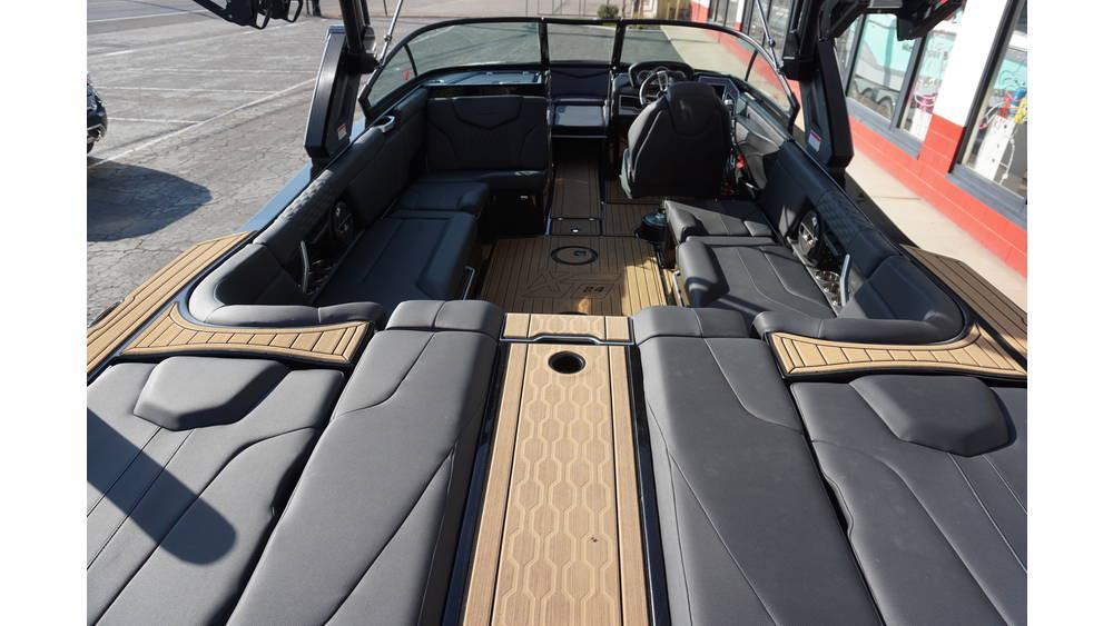 2022 MasterCraft XT24