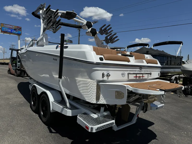2025 Malibu 23 MXZ