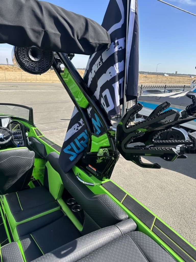 2024 supreme boats ZS212