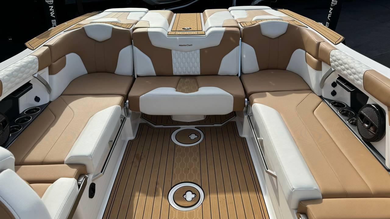 2023 MasterCraft XT24 *SO CLEAN* $1,224.08/mo OAC 5.99%