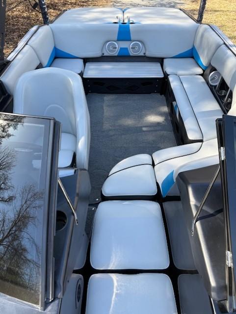 2012 Axis A22 Vandall
