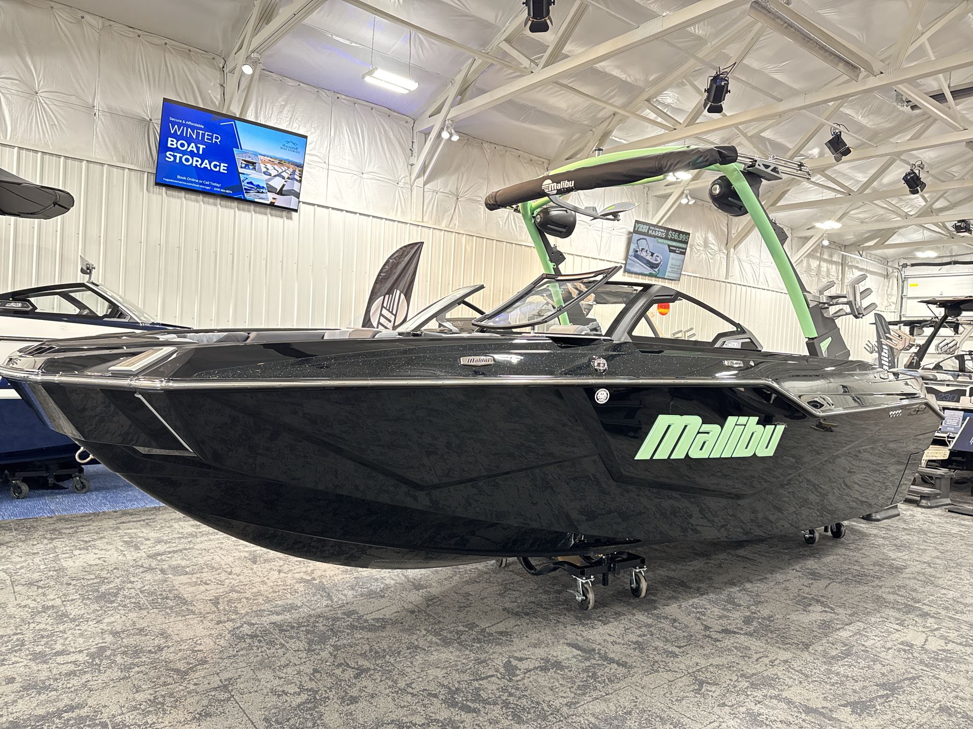 2025 Malibu M230