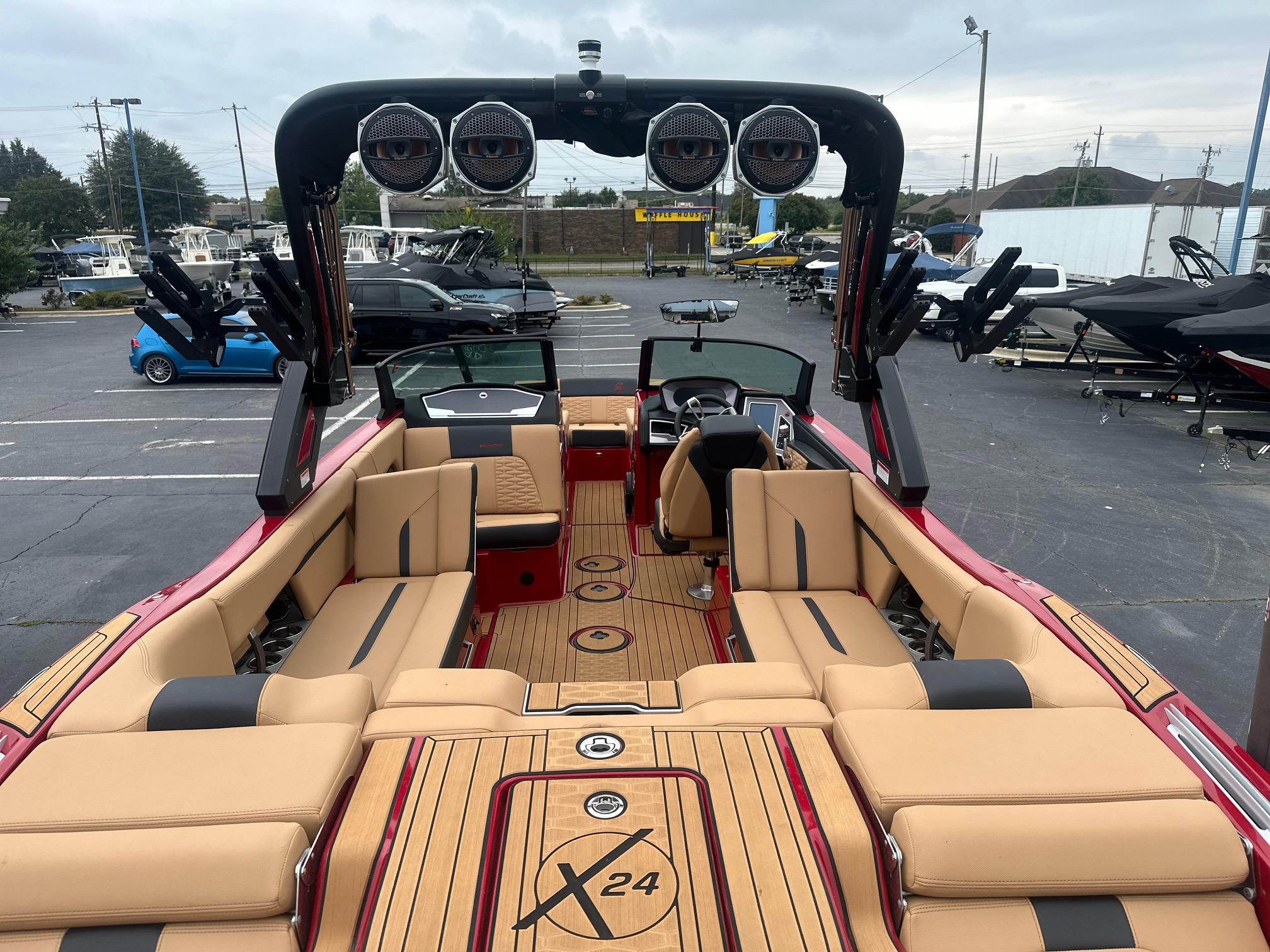 2023 MasterCraft X24