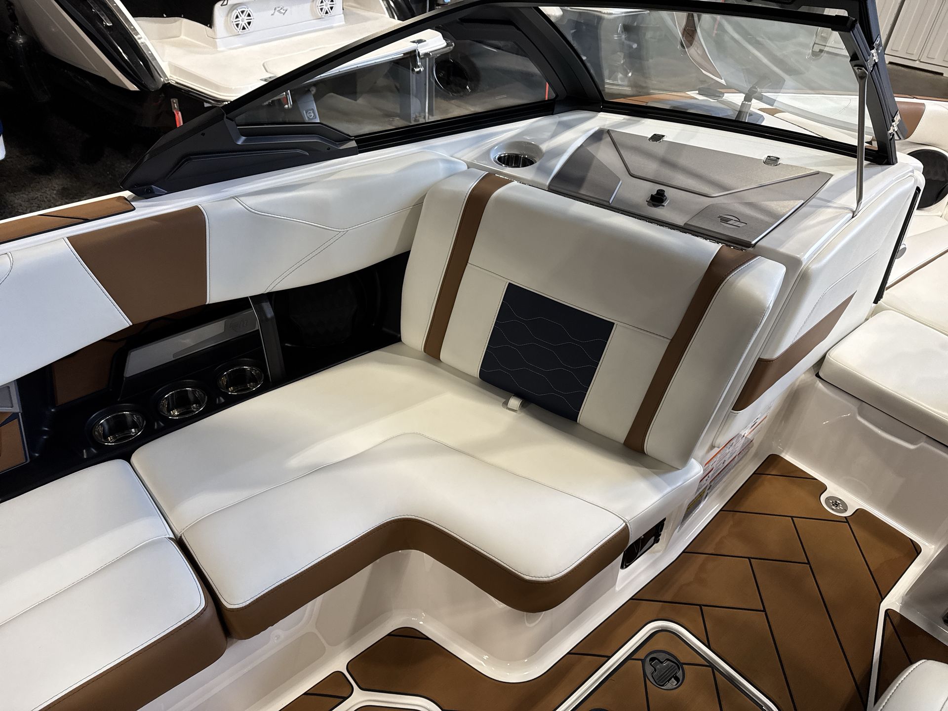 2024 Malibu 23LSV