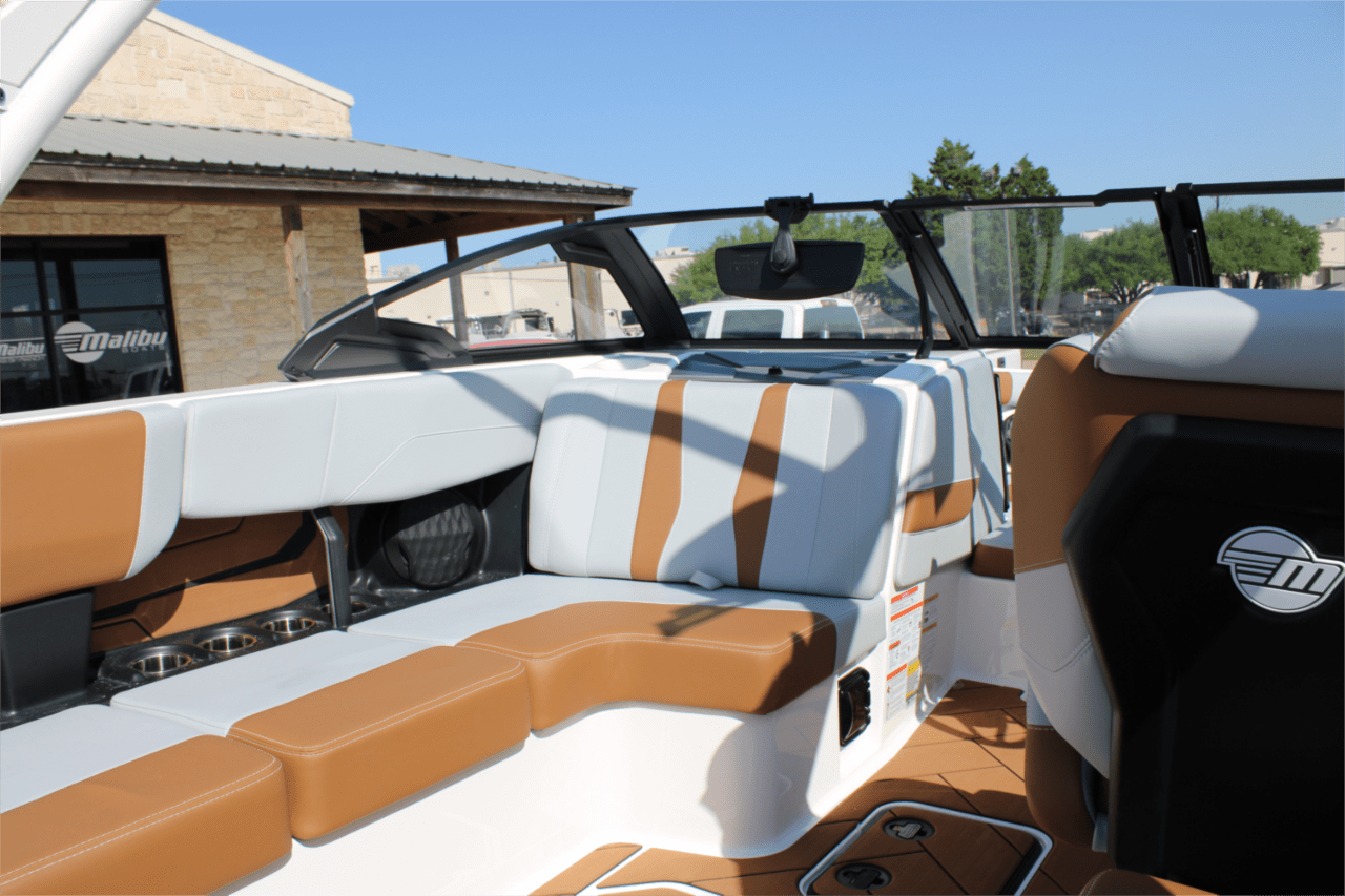 2025 Malibu 22 LSV