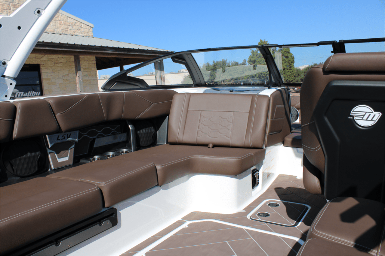 2025 Malibu 23 LSV