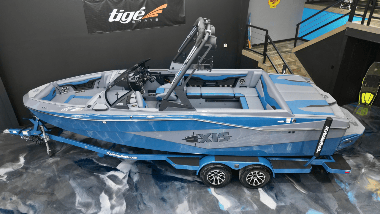 2023 Axis T235
