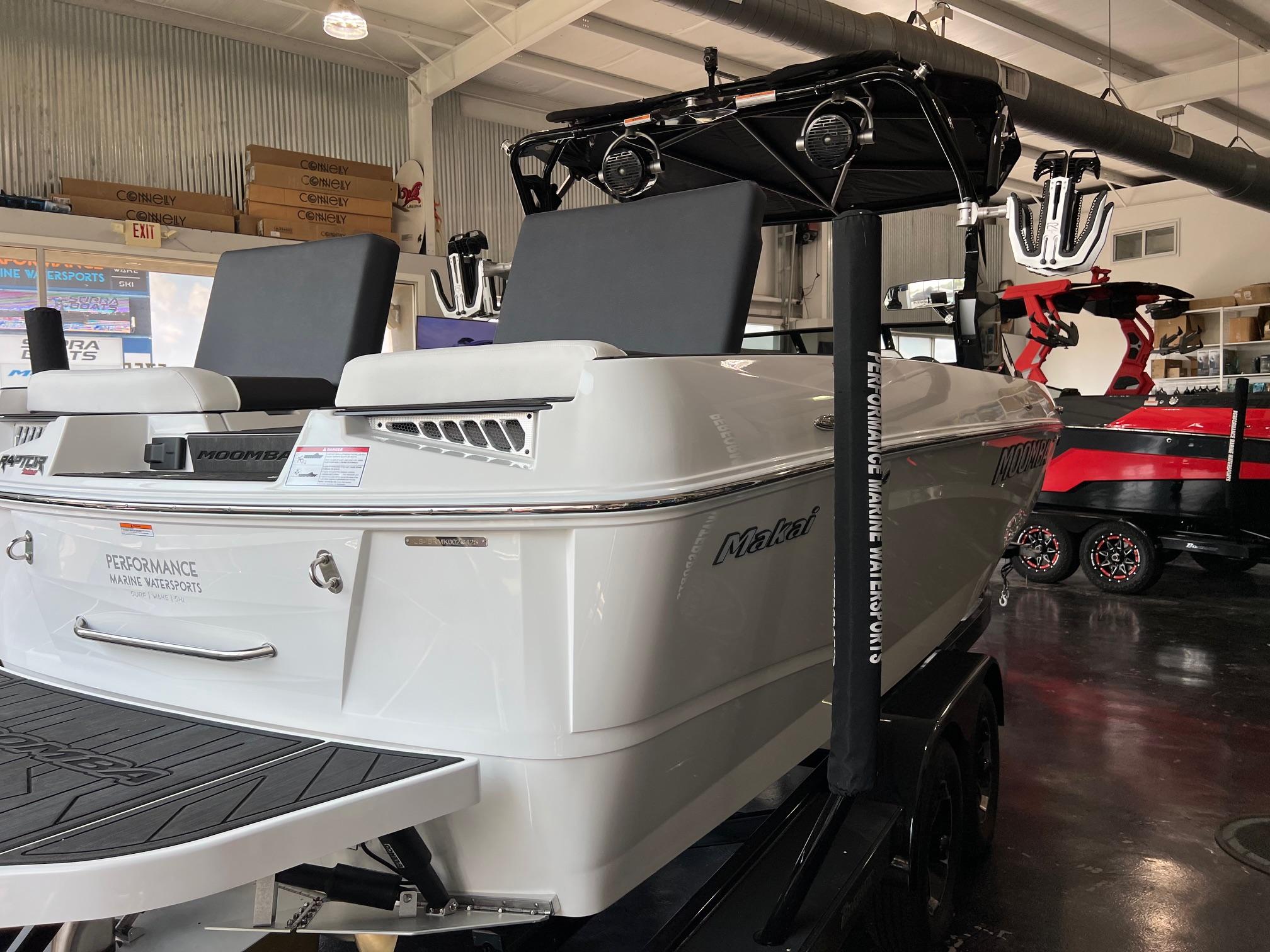 2025 MOOMBA MAKAI NEW PURE WHITE COLOR WITH NEW DROP STEP