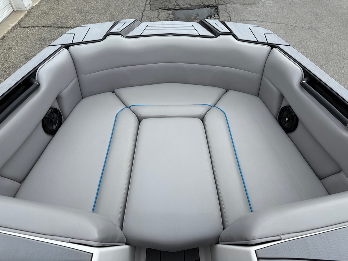 2024 Moomba Max Icon