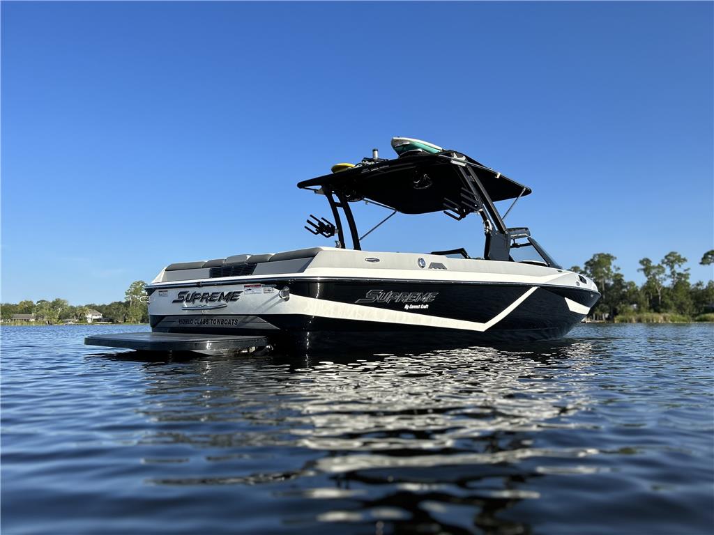 2019 S238 Boat and trailer Loaded with 210 hours