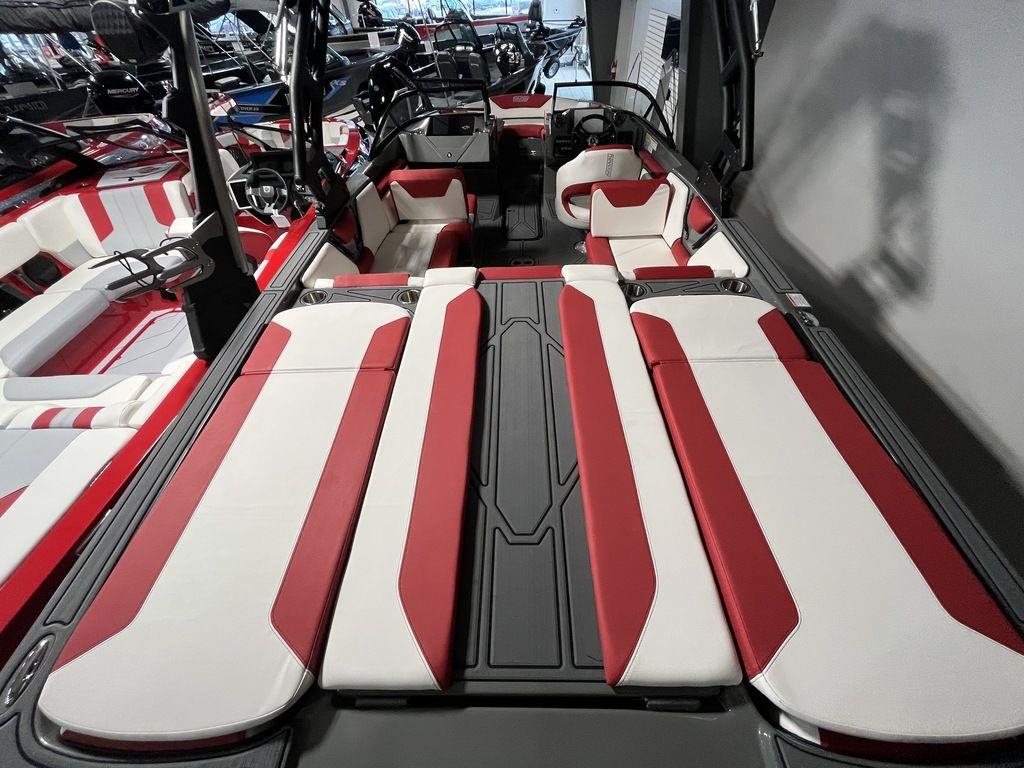 2023 Heyday Wake Boats WT-Surf
