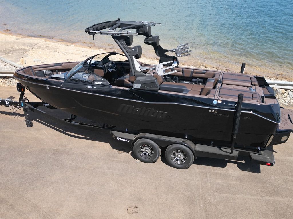2025 Malibu Boats 25 LSV