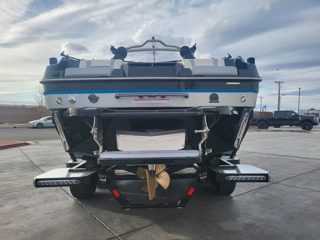 2025 Malibu Boats 24 MXZ Icon