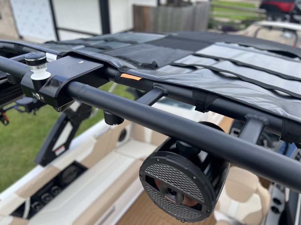 2023 MasterCraft XT23