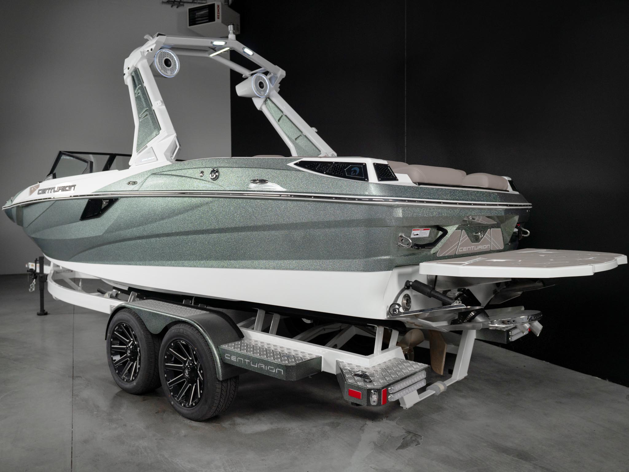 2025 Centurion Fe23 – Olive Flake / White