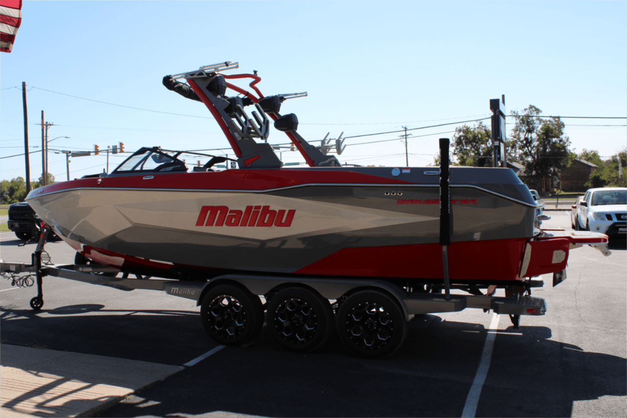 2025 Malibu 25 LSV