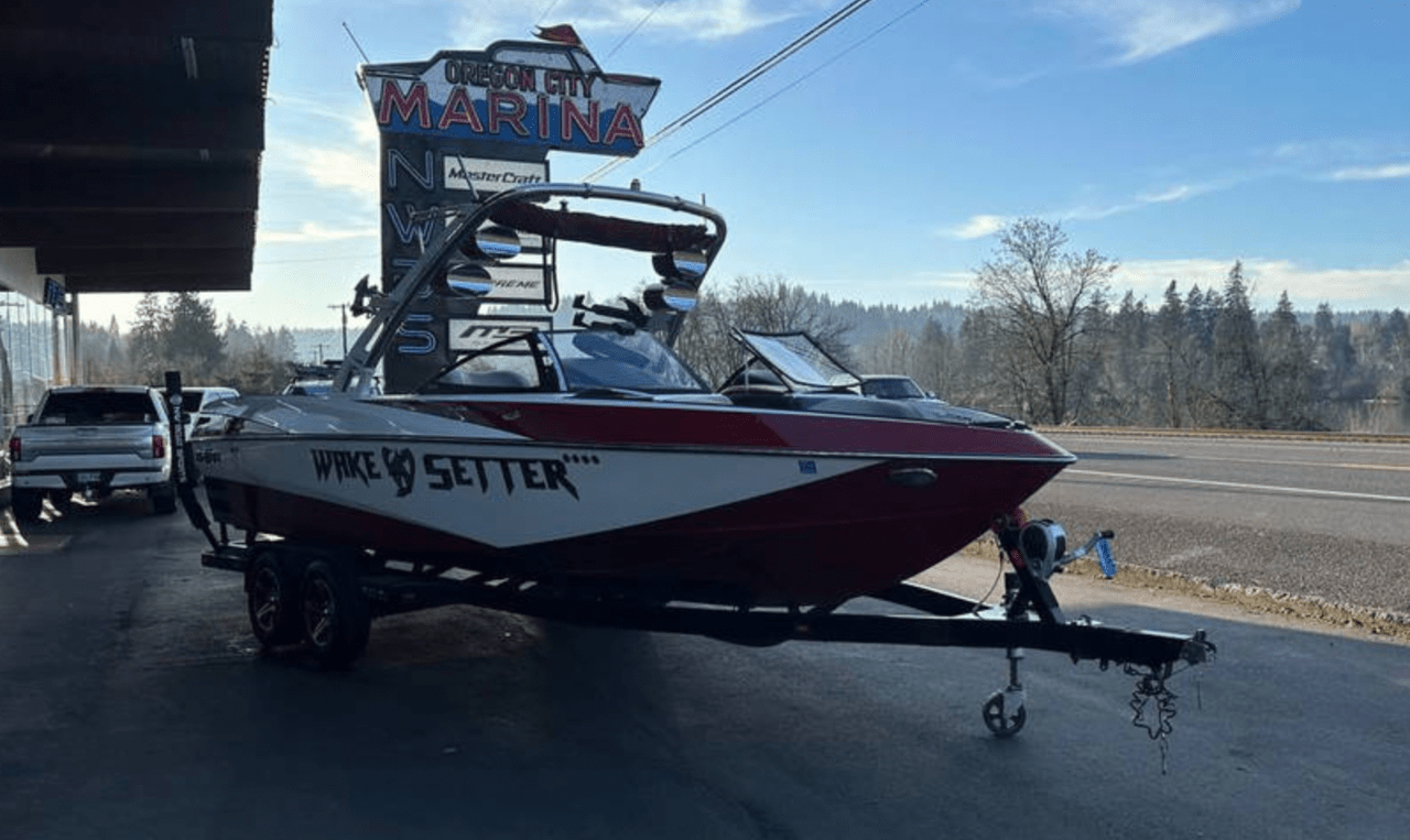 2012 Malibu Boats Luxury Sport-V Sunscape 247 LSV
