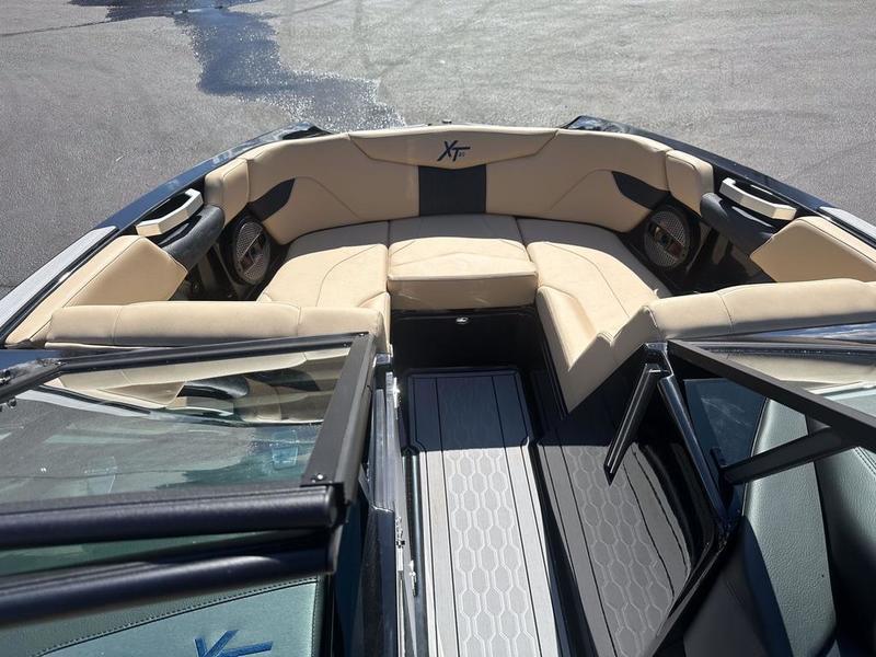New 2024 MasterCraft XT20