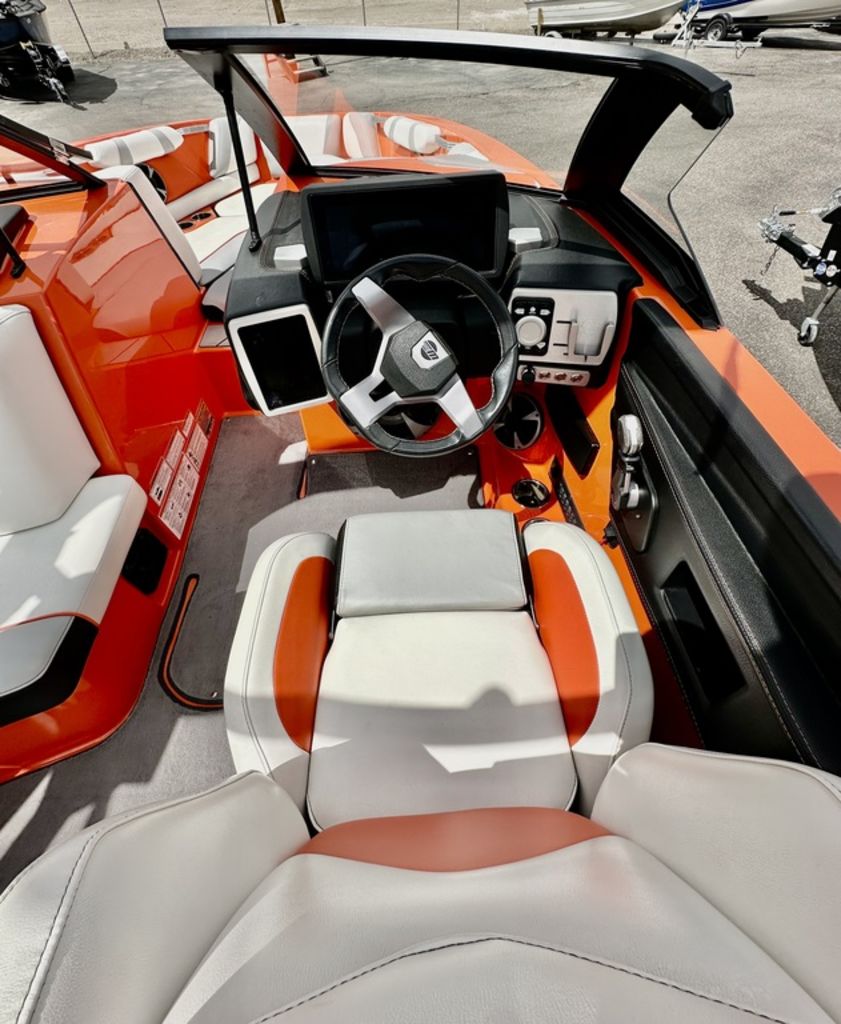2020 Malibu Boats 21 VLX