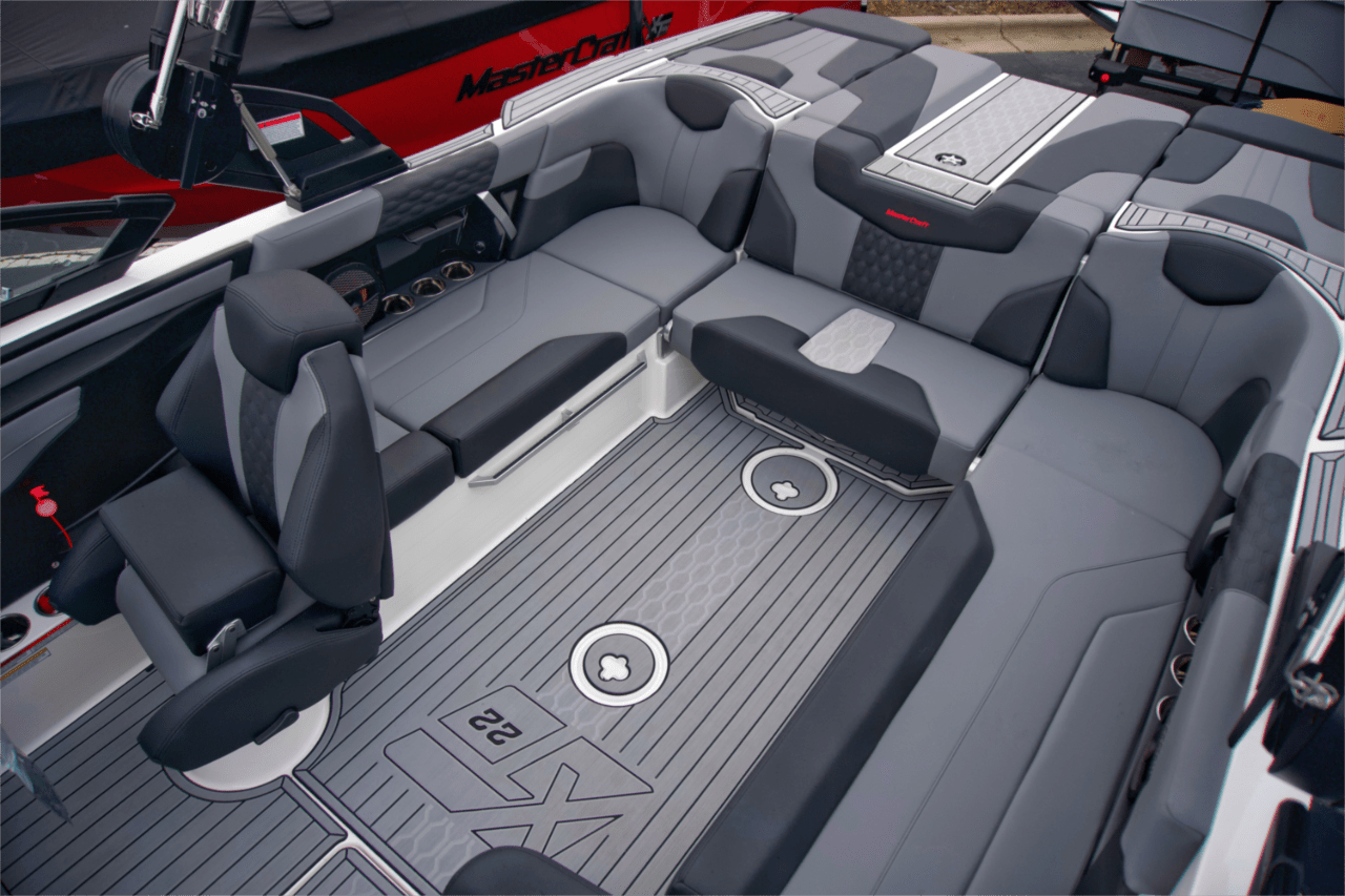 2024 MasterCraft XT22