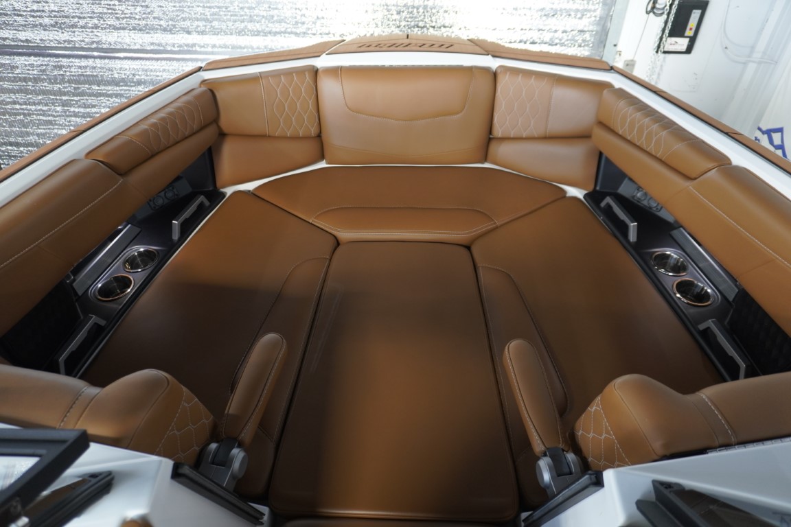 2024 Malibu M220