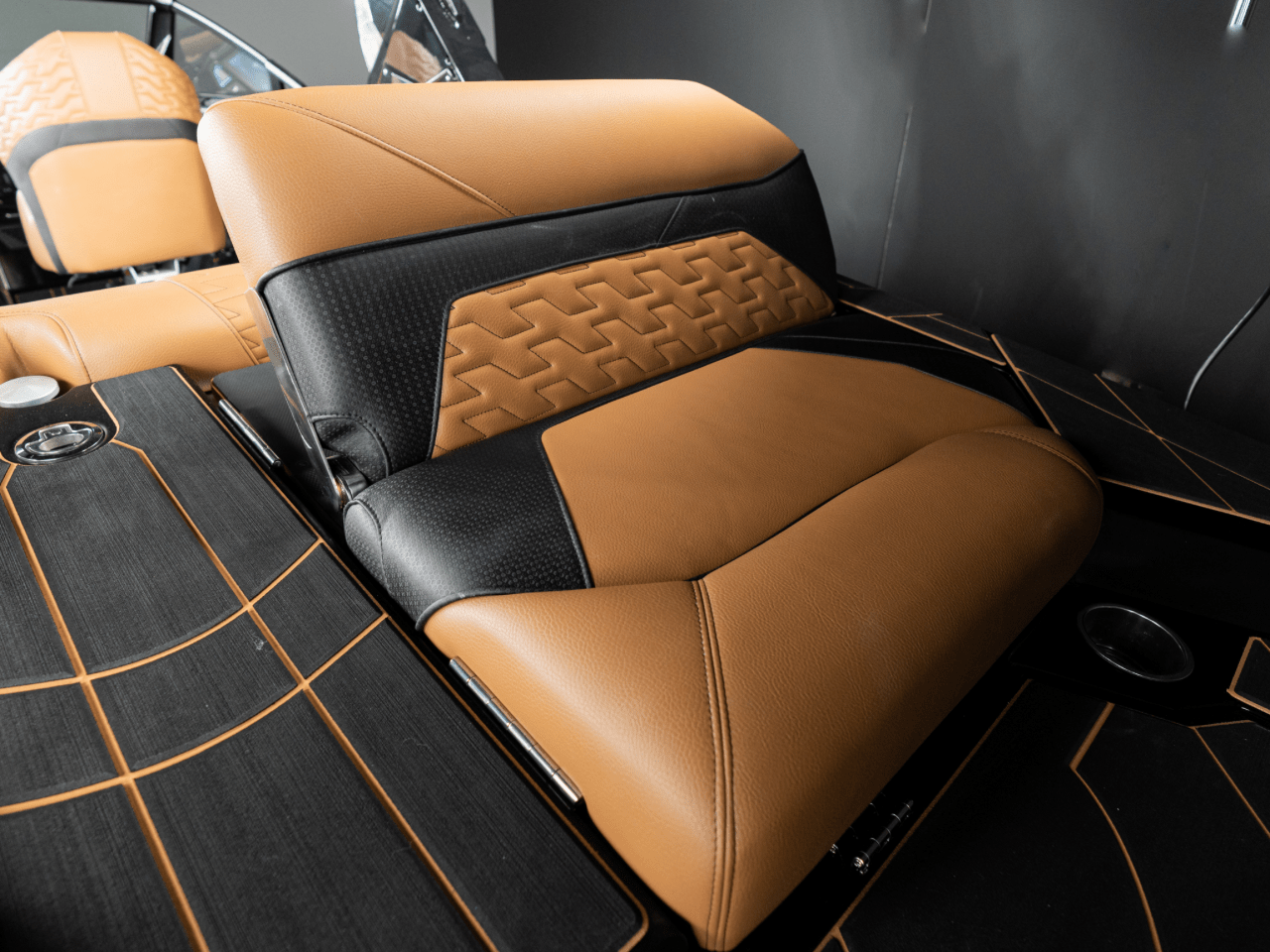 2025 Centurion Ri230 – Black Metal Flake / Gunmetal Flake