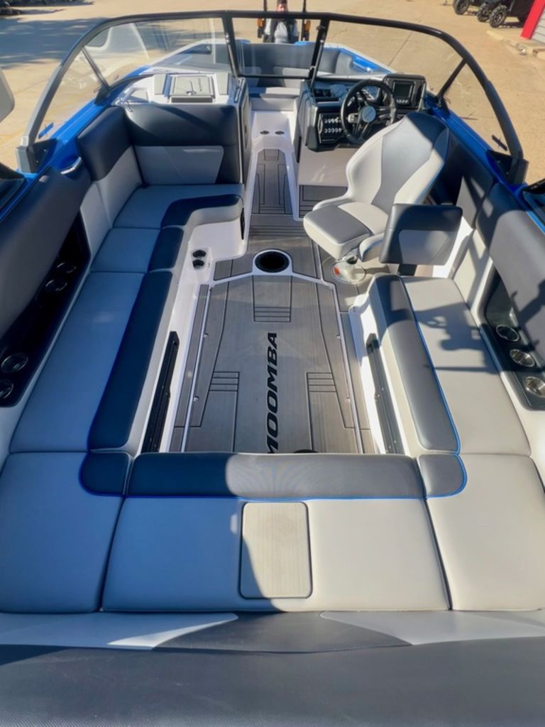 2021 MOOMBA Max