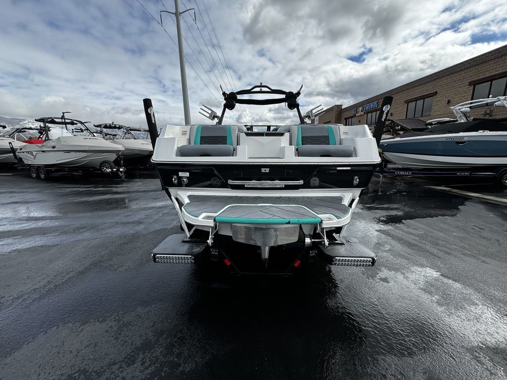 2023 Malibu 26 LSV