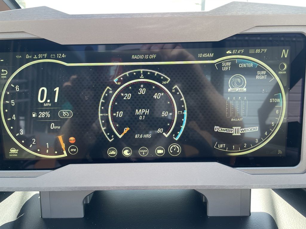 2023 Malibu Boats M220