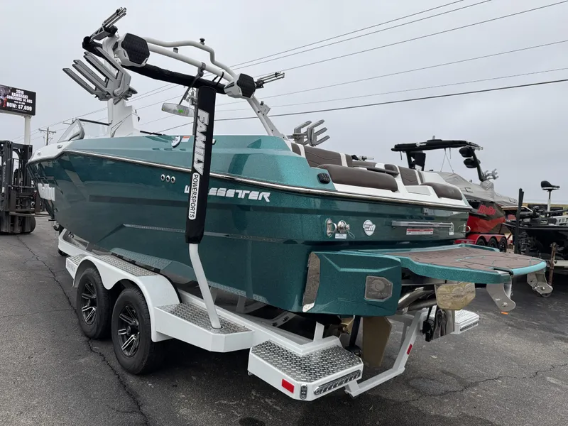 2025 Malibu 23 MXZ