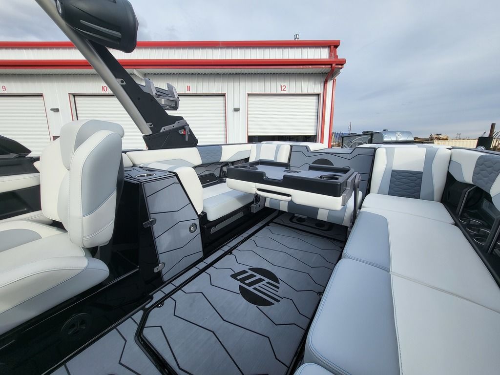 2025 Malibu Boats 24 MXZ Icon