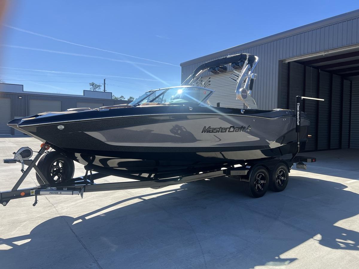 2021 MasterCraft X24
