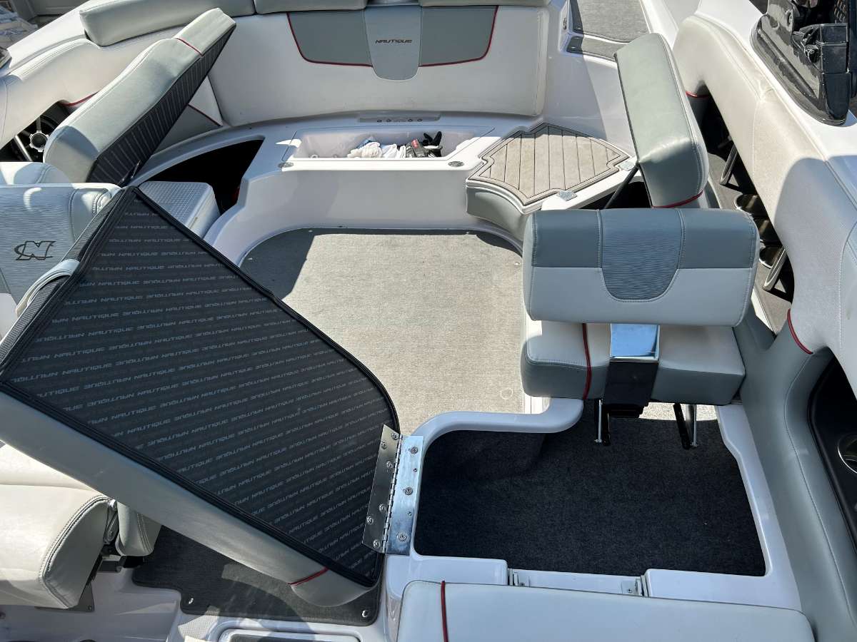2011 Sport Nautique 226