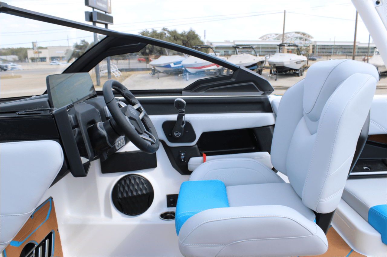 2025 Malibu 26 LSV
