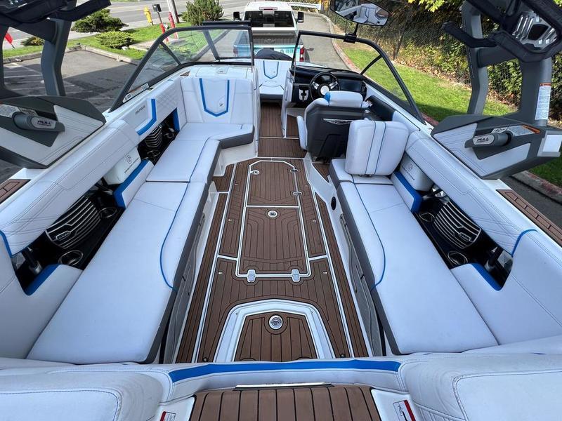2017 Nautique G23