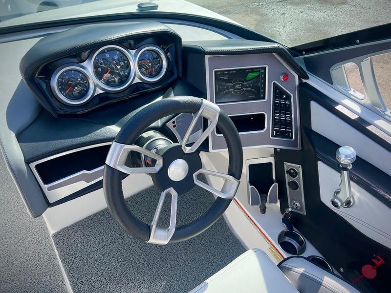 2019 MasterCraft XT21