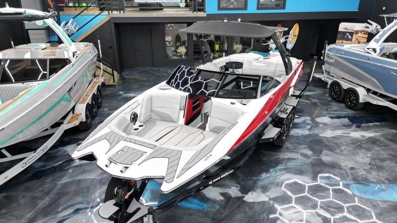 2018 Malibu Wakesetter 24 MXZ