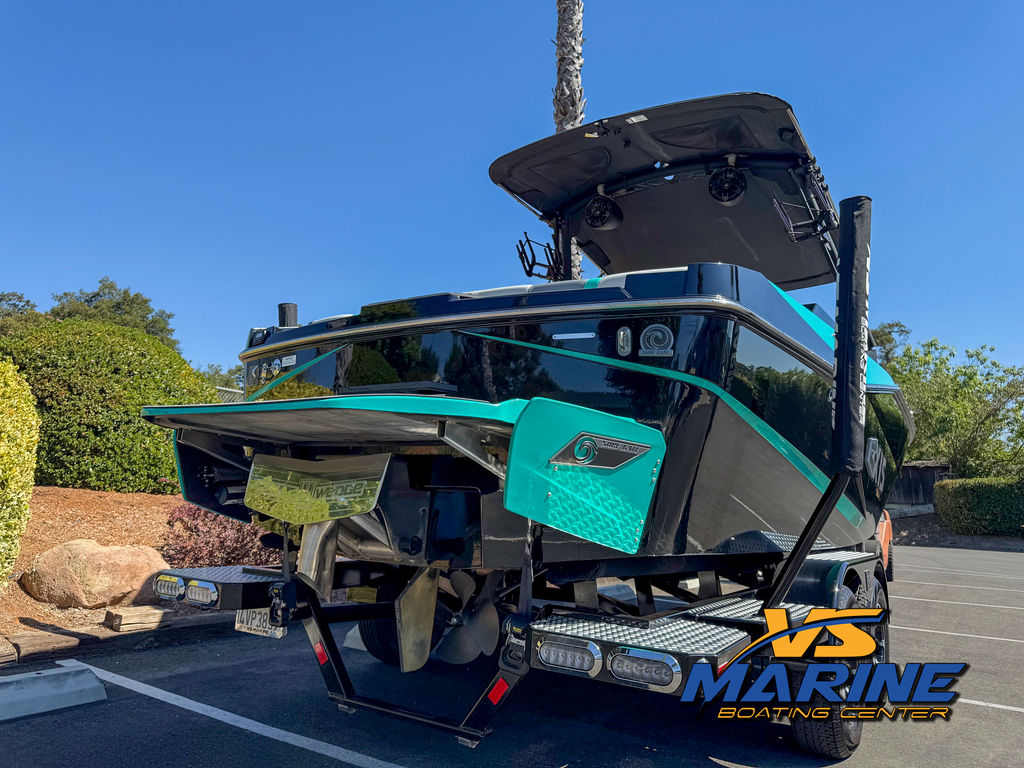 2023 Axis Wake Research T220