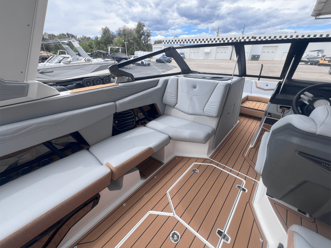 2025 Nautique G23