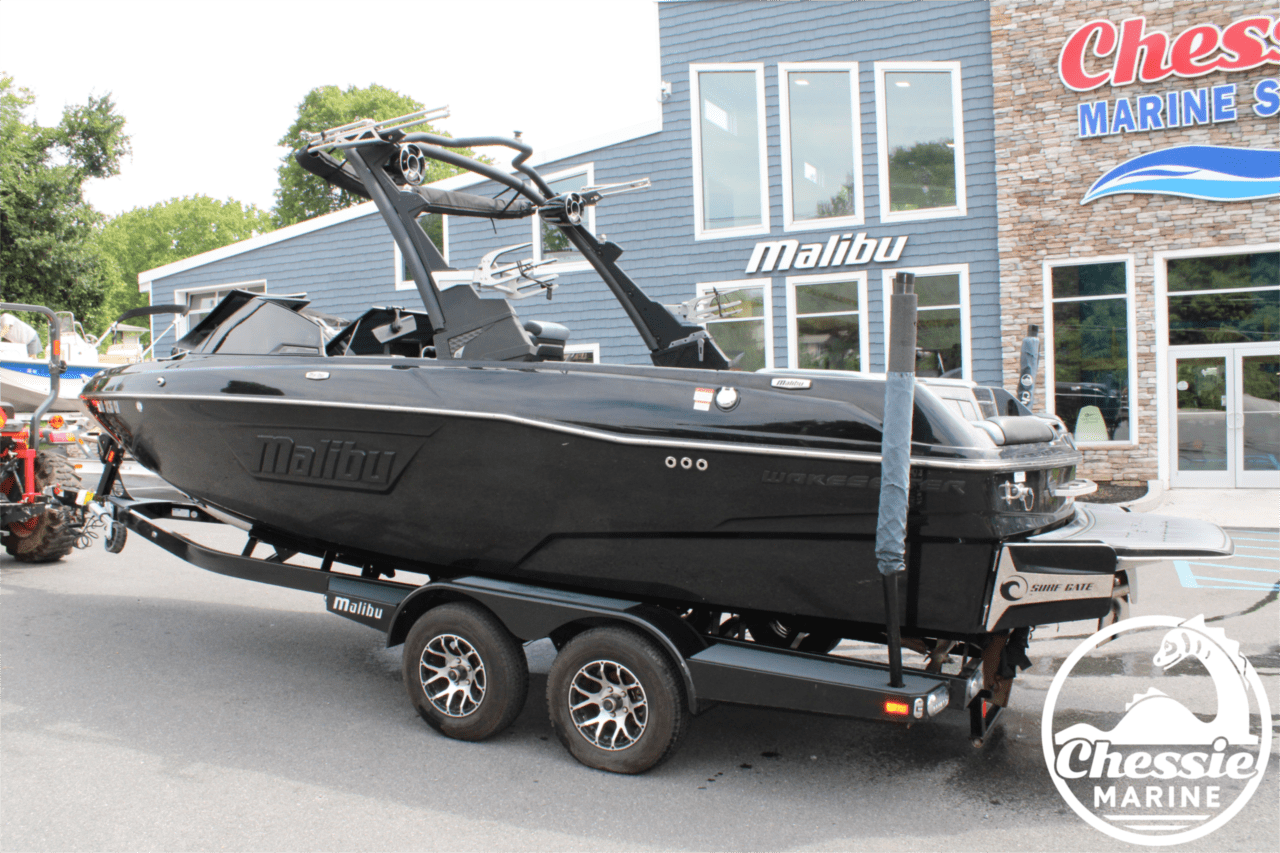2021 Malibu 23 LSV
