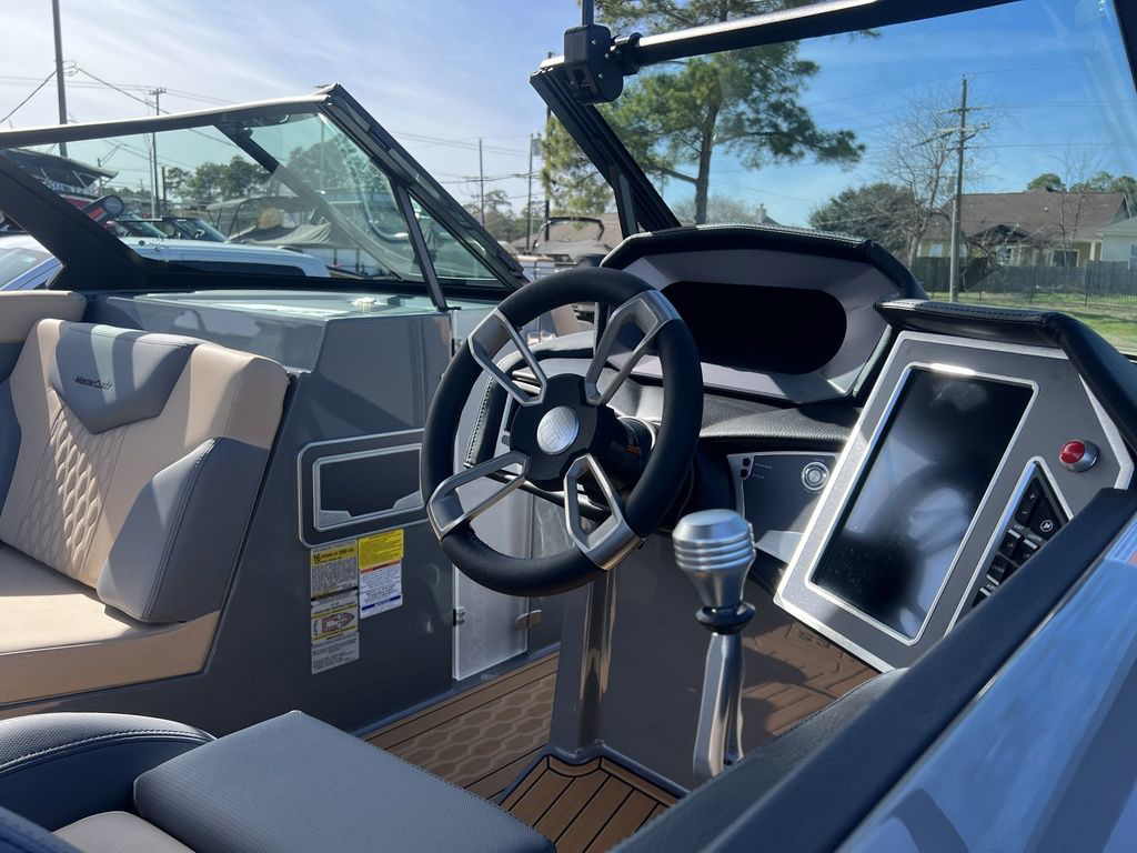 2024 MasterCraft XT23