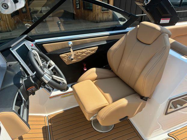 2022 MasterCraft X26