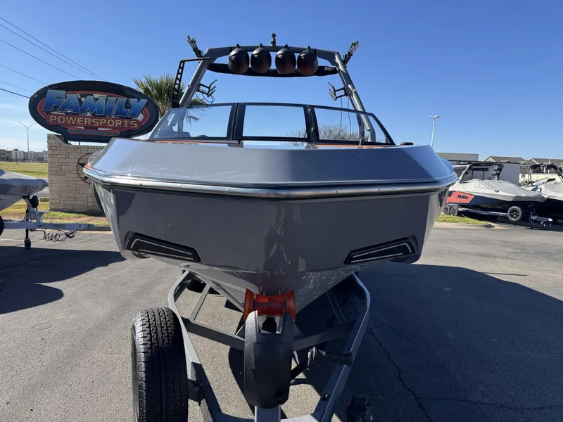 2025 Axis T250