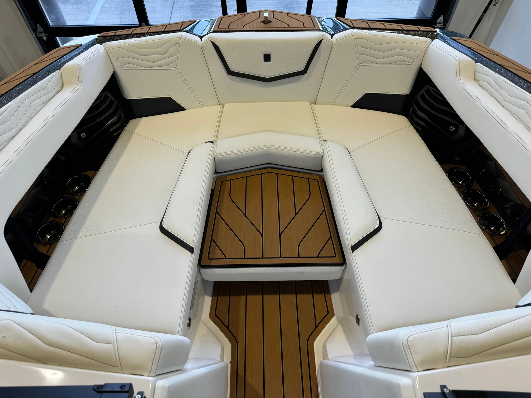 2025 Nautique G23