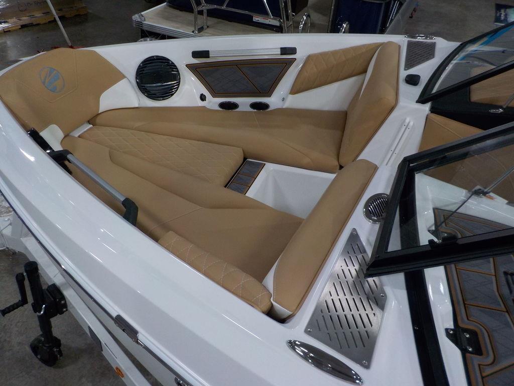 boat.Title