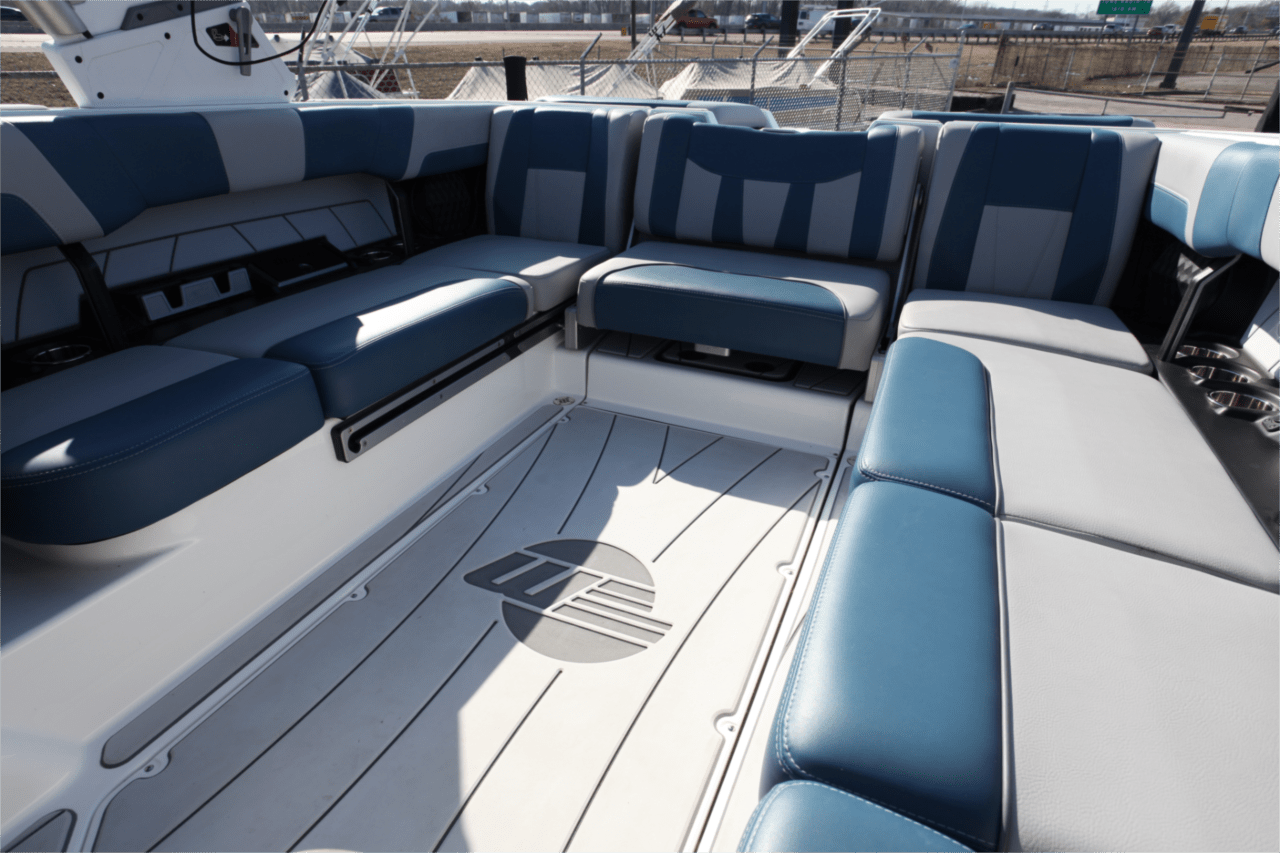 2022 Malibu 23 LSV