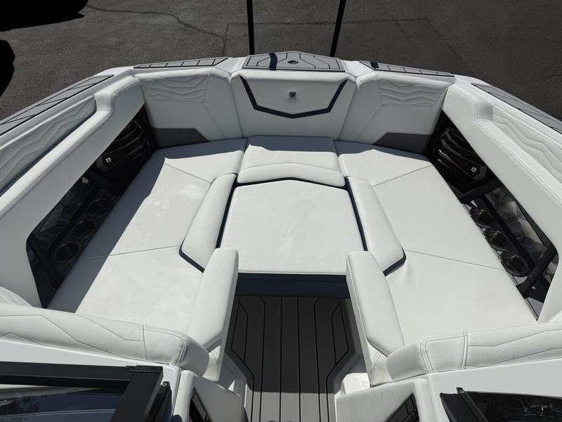 2025 Nautique G23