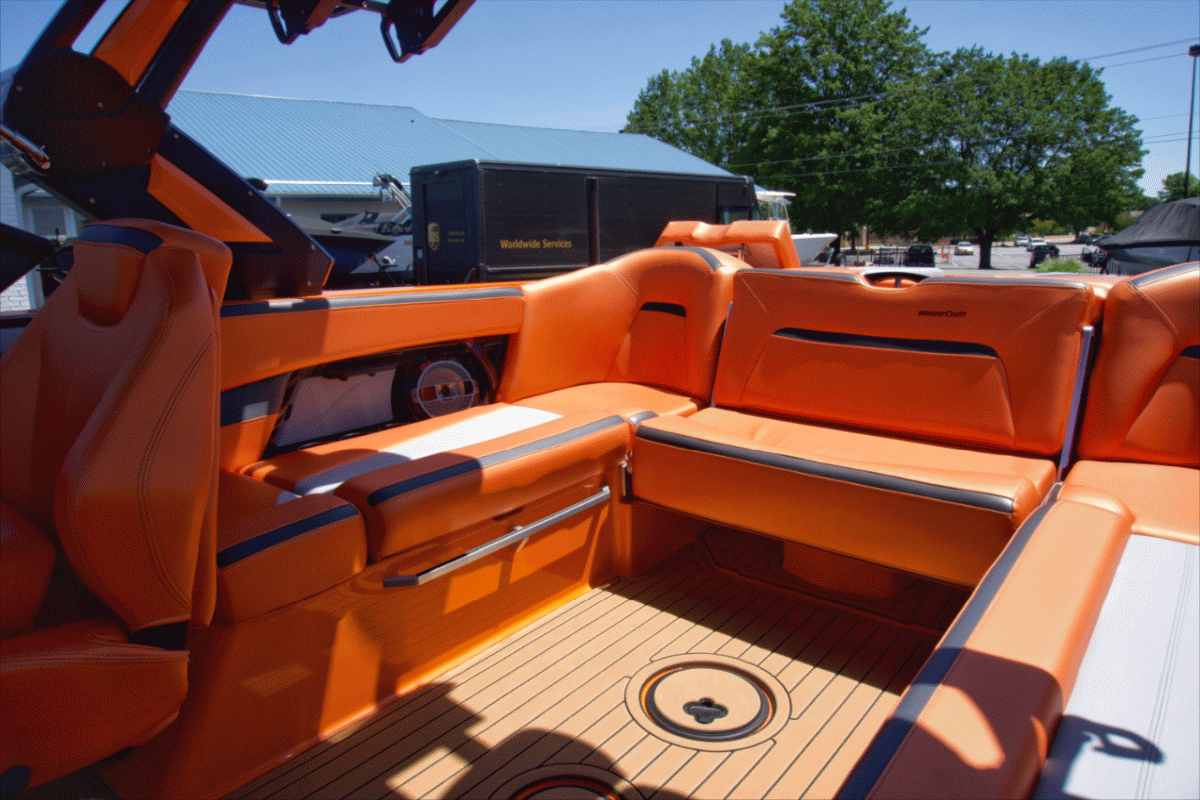 2022 MasterCraft X-Star-S. Low HRS